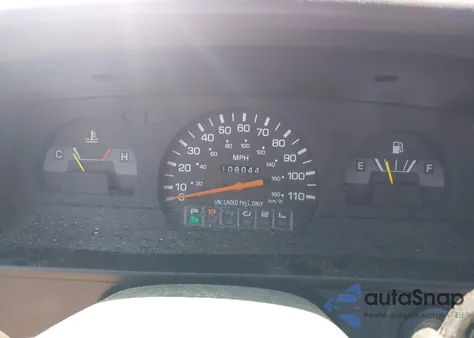 1992 Toyota Pickup 1/2 Ton Sht Wheelbase Dlx z USA, uszkodzony, nr VIN 4TARN81P4NZ002559